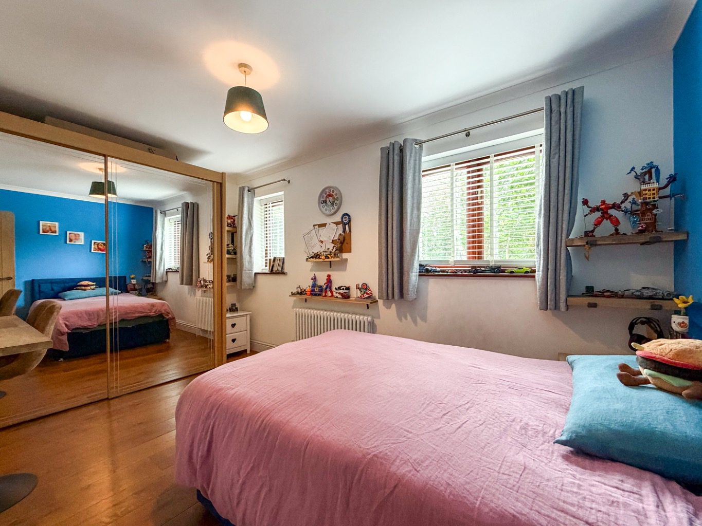 Gulval, Spacious home on generous corner plot, photo 13