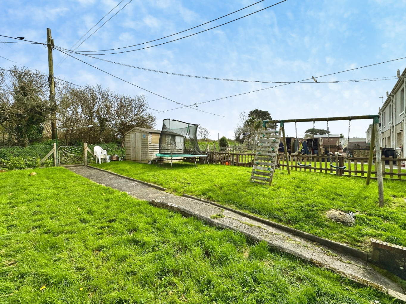 Helston, Three bed home conveniently located, photo 7