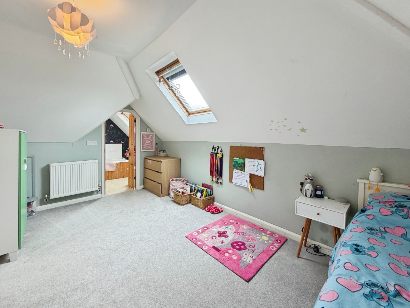 Helston, Spacious four bed family home, photo 19