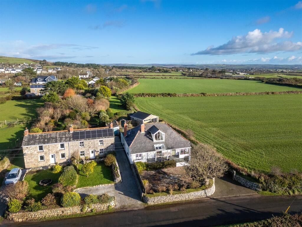 Ashton, Dormer bungalow with coastal views, photo 24