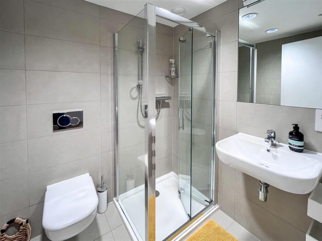 Two bedroom ground floor apartment, The Belyars, St. Ives, photo 15