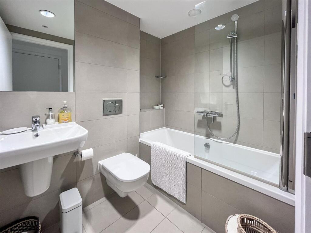 Two bedroom ground floor apartment, The Belyars, St. Ives, photo 17
