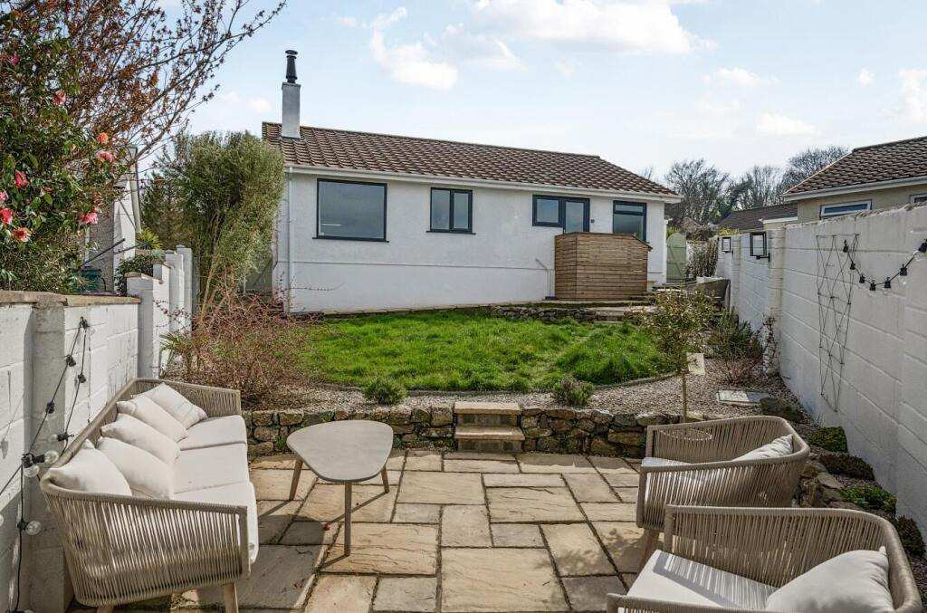 Godolphin Cross, Modernised detached bungalow, photo 10