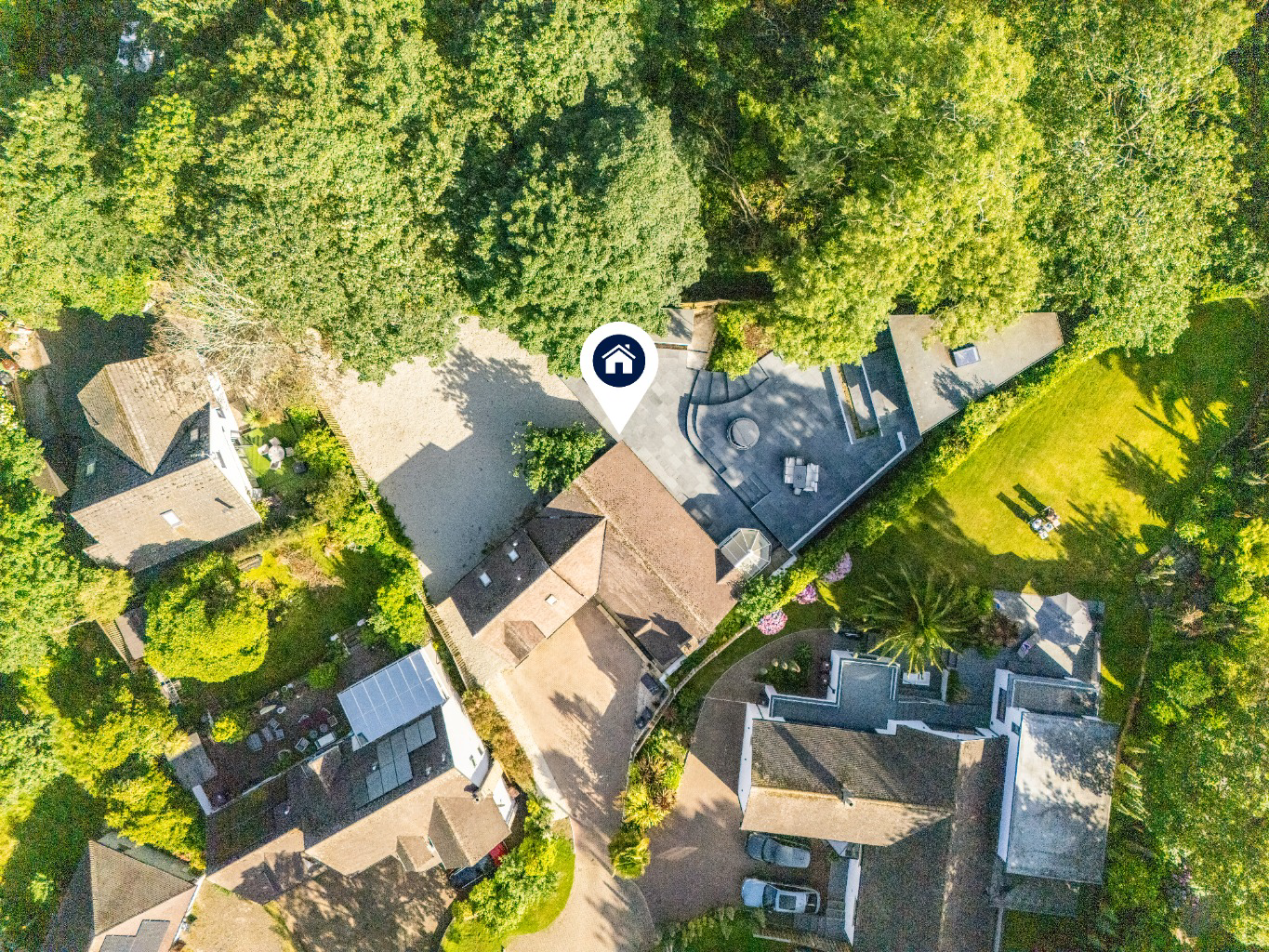 Gulval, Spacious home on generous corner plot, photo 11