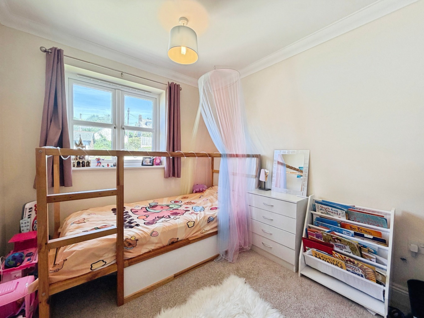 Helston, Ideal family home moments from town, photo 15