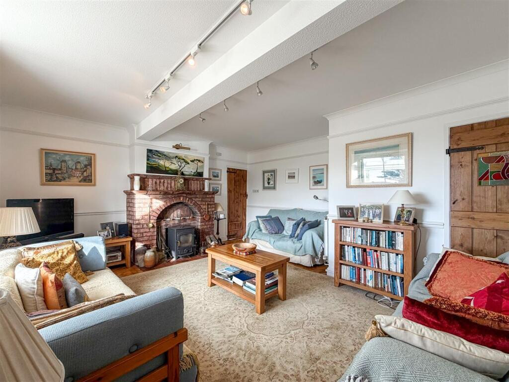 Ashton, Dormer bungalow with coastal views, photo 5
