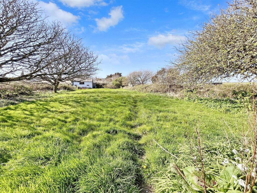 Spacious home with stunning views, Treen, photo 18