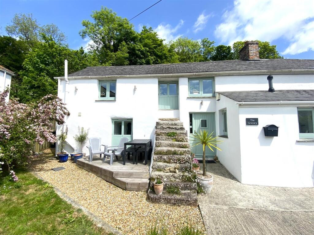Sithney Green, Two bed barn conversion in peaceful location