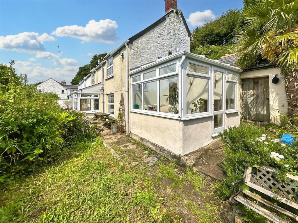Cottage in countryside setting, Lowertown