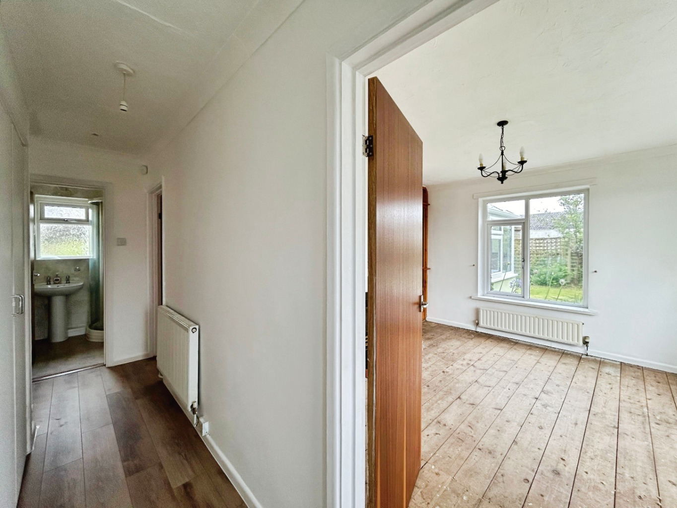 Hayle, Detached bungalow on large plot, photo 11
