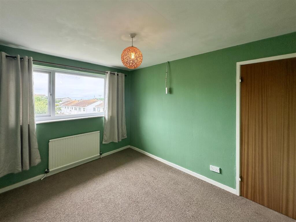 Porthleven, Three bed home with potential, photo 13