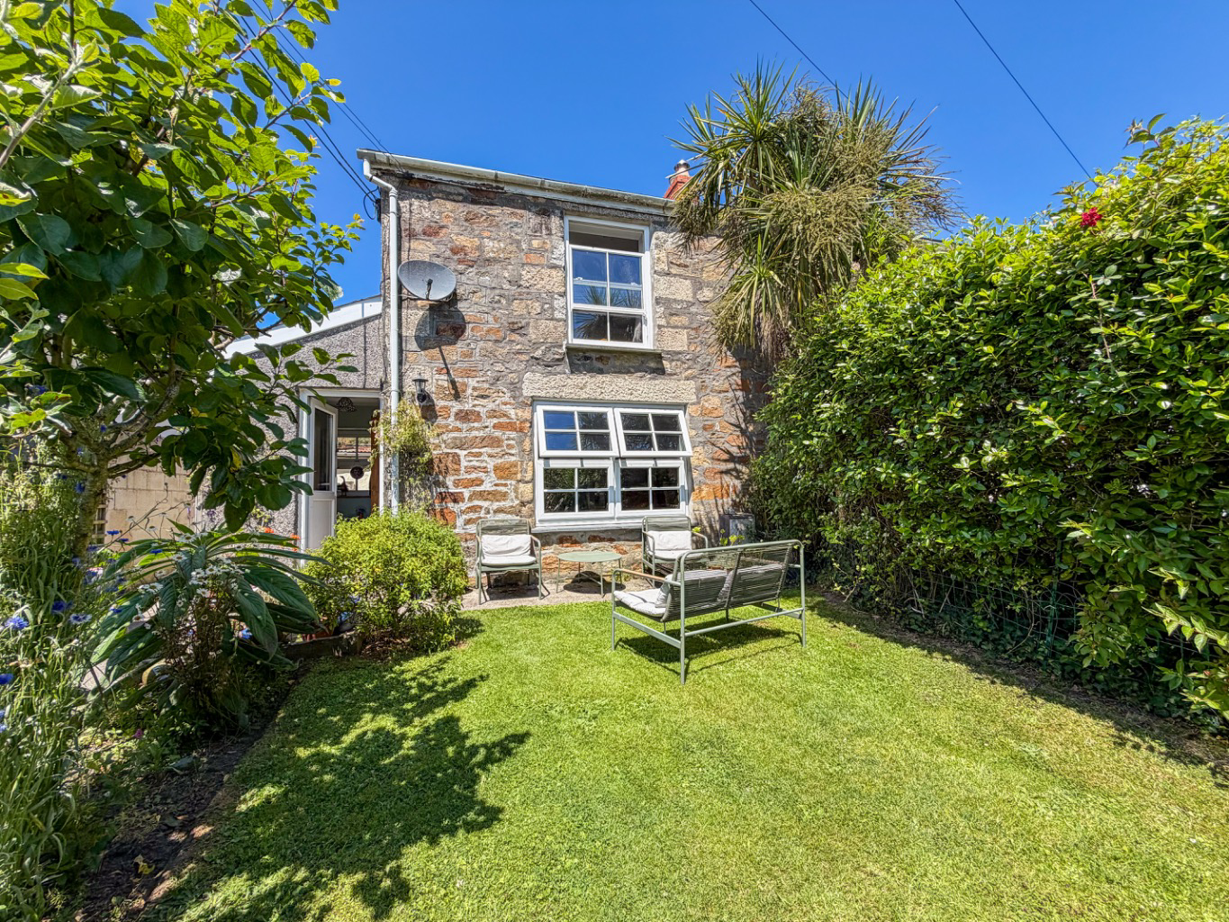 Illogan, Beautiful two bed cornish cottage