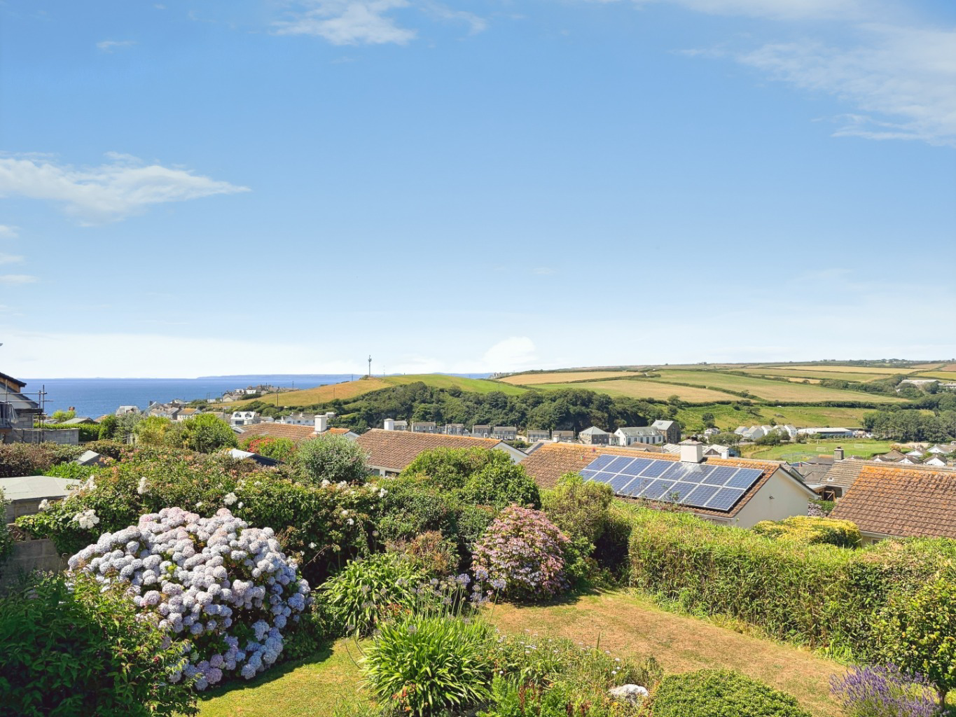 Porthleven, Spacious home with sea and countryside views, photo 10