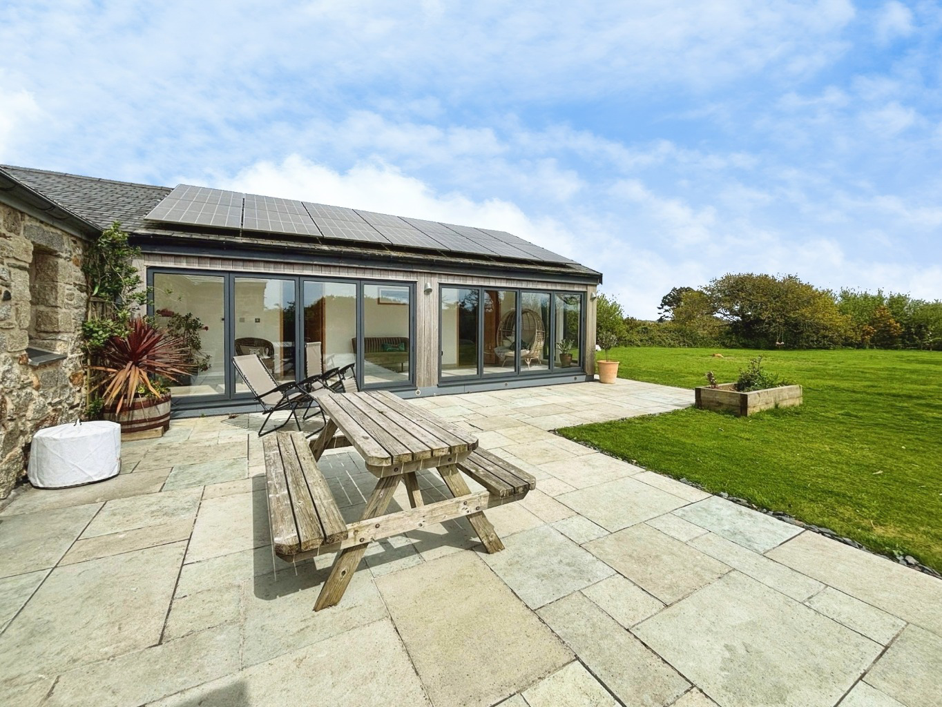 Helston, Barn conversion set within approx 2 acres, photo 31