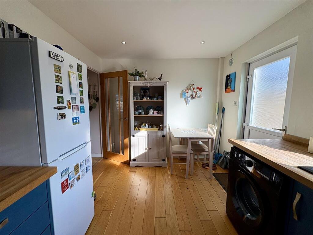 Helston, Ideal first home in sought-after location, photo 4