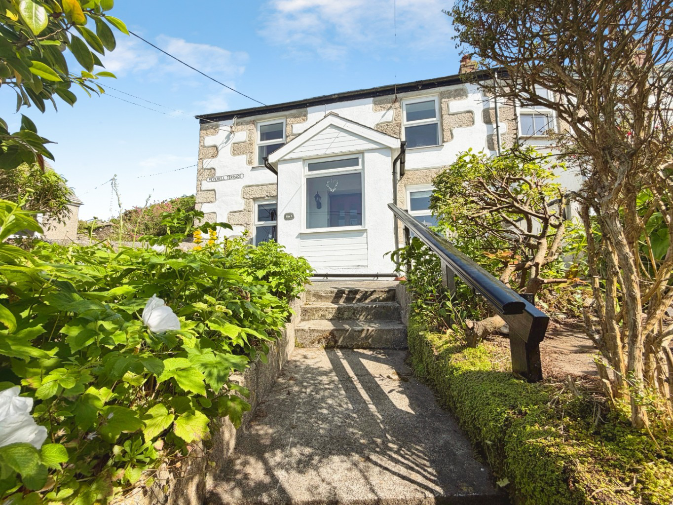 Porthleven, Cottage in coastal village location