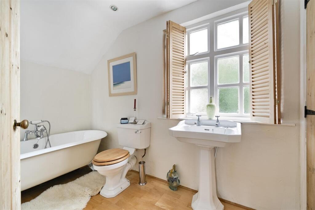Wendron Nr Helston, Home with approximately 1.75 acres, photo 21