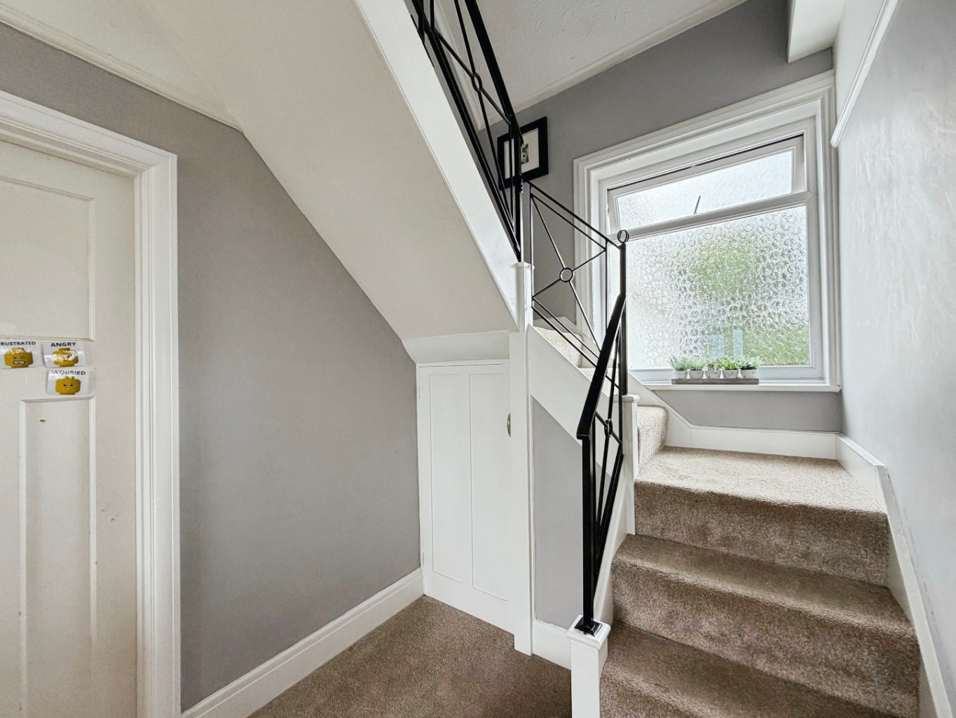 Helston, Spacious four bed family home, photo 15