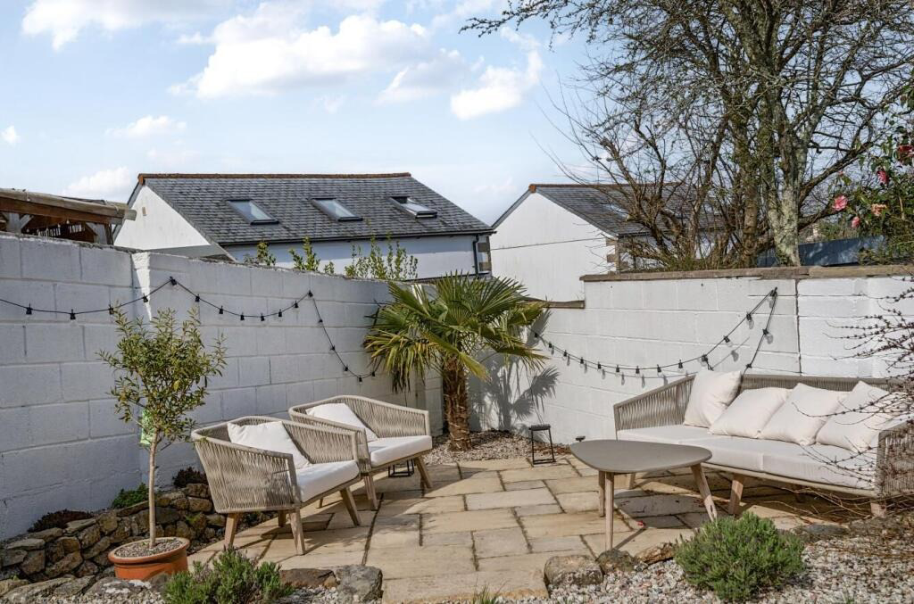 Godolphin Cross, Modernised detached bungalow, photo 8