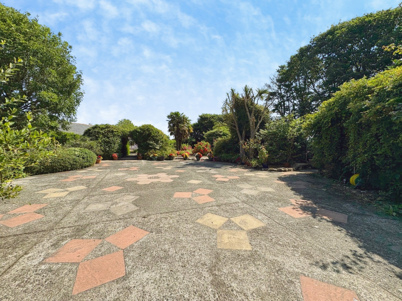 Near Goldsithney, Barn conversion in rural setting, photo 24