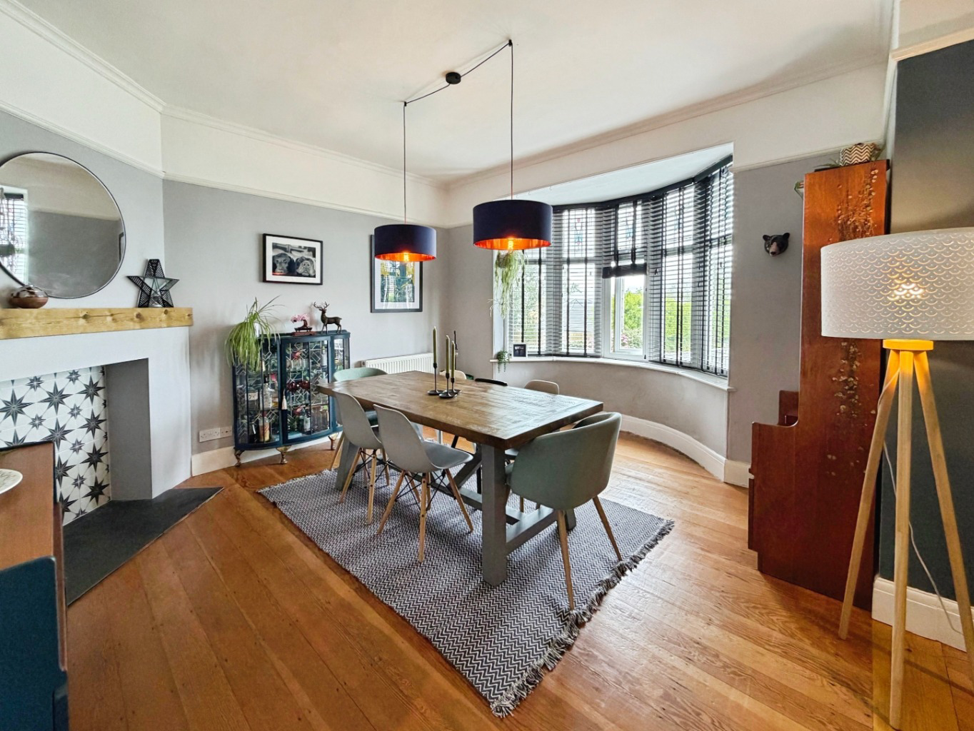 Helston, Spacious four bed family home, photo 2