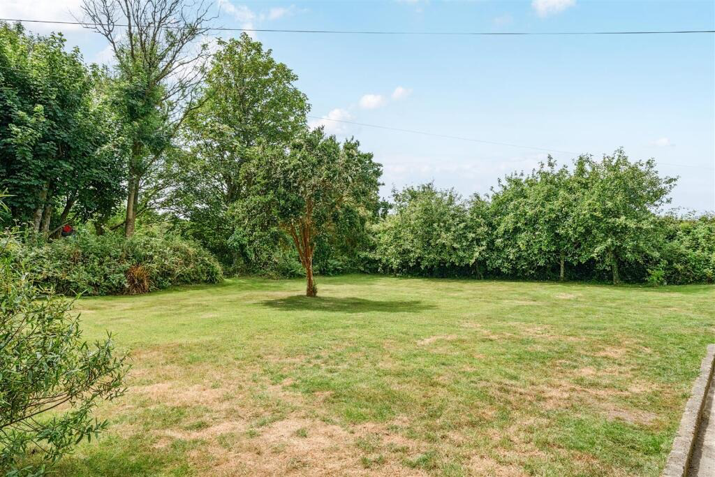 Farmhouse with Land, Sithney, Helston, photo 4