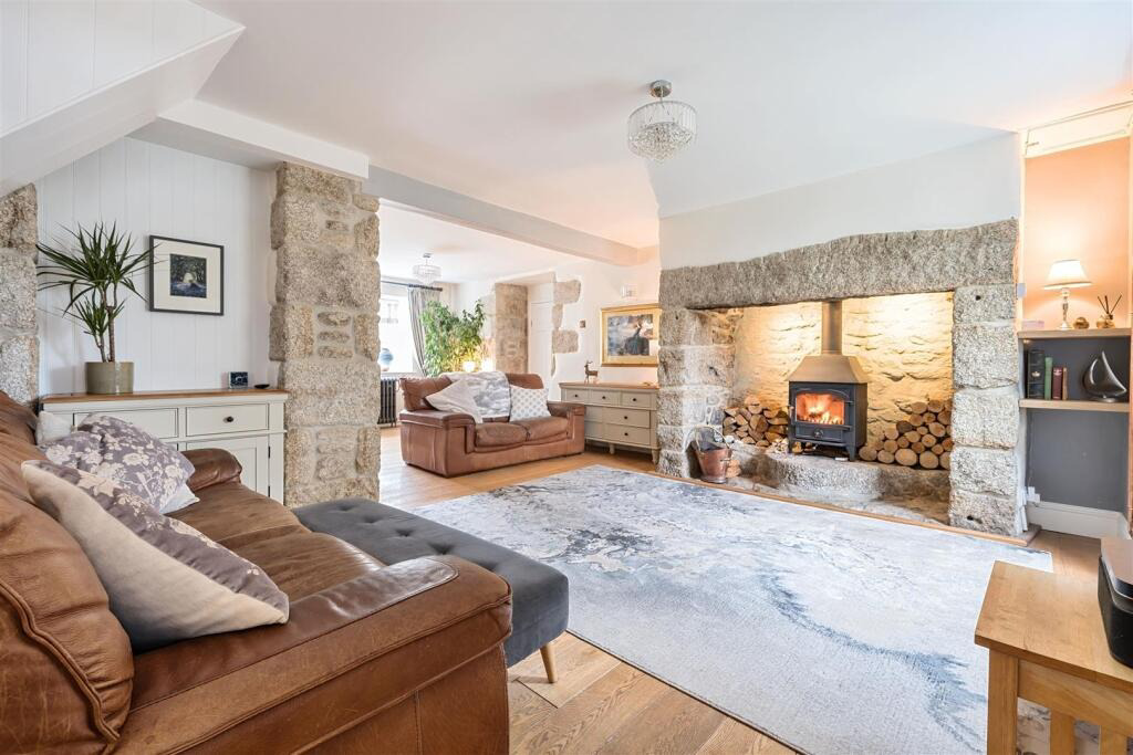 Large family home with stunning views - Coverack Bridges, photo 3