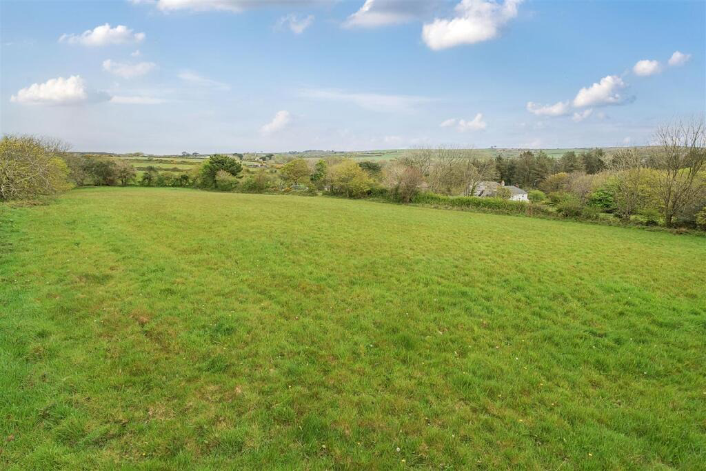 Crowntown, Barn conversion set within generous grounds, photo 14