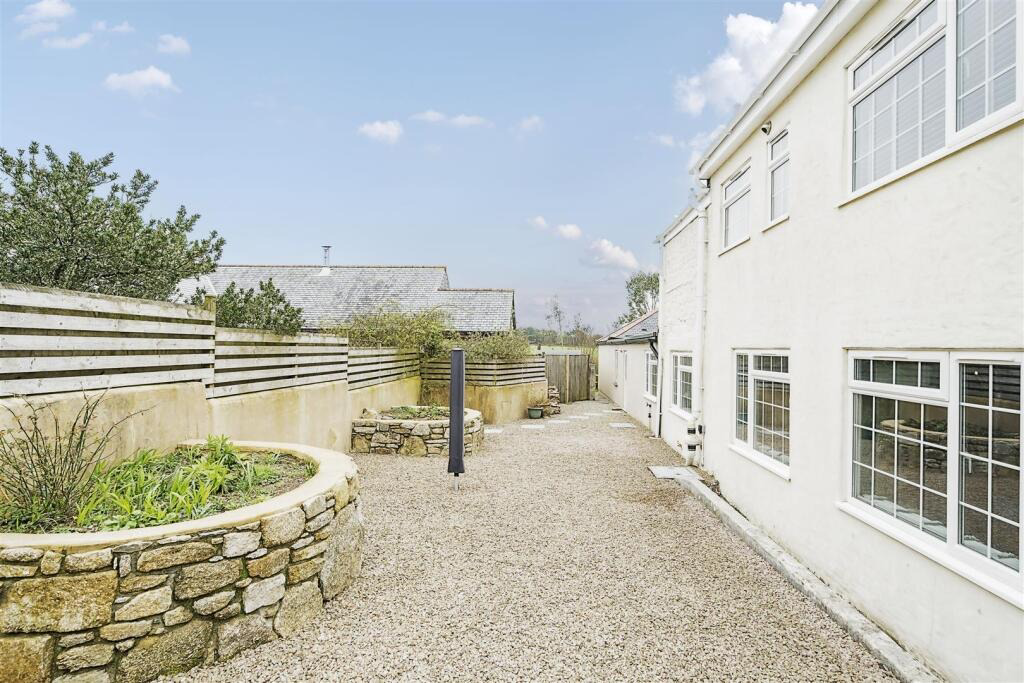 Large family home with stunning views - Coverack Bridges, photo 21