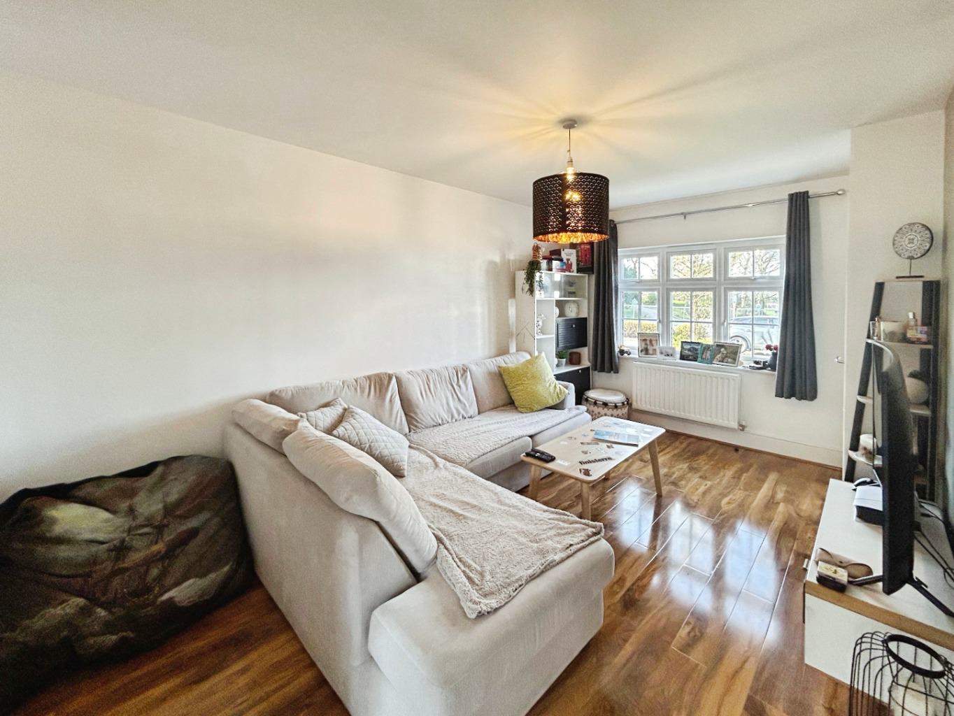 Pool, Three bed home in convenient location, photo 6