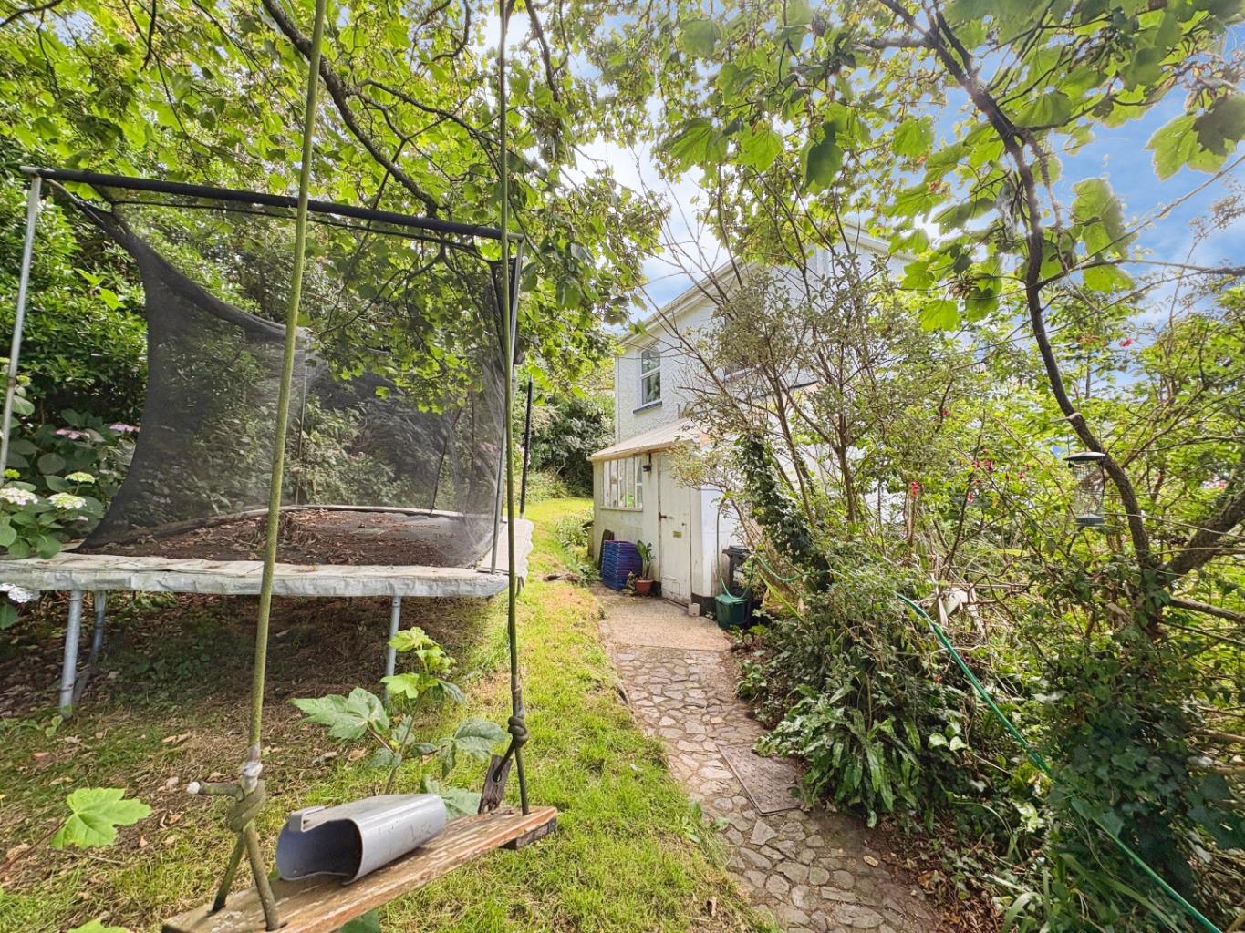 Mullion, Spacious home set within generous grounds, photo 9