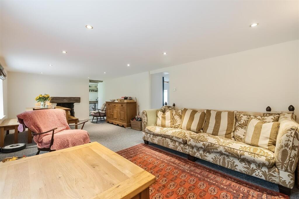 Beacon, Charming semi-detached cottage with land, photo 9