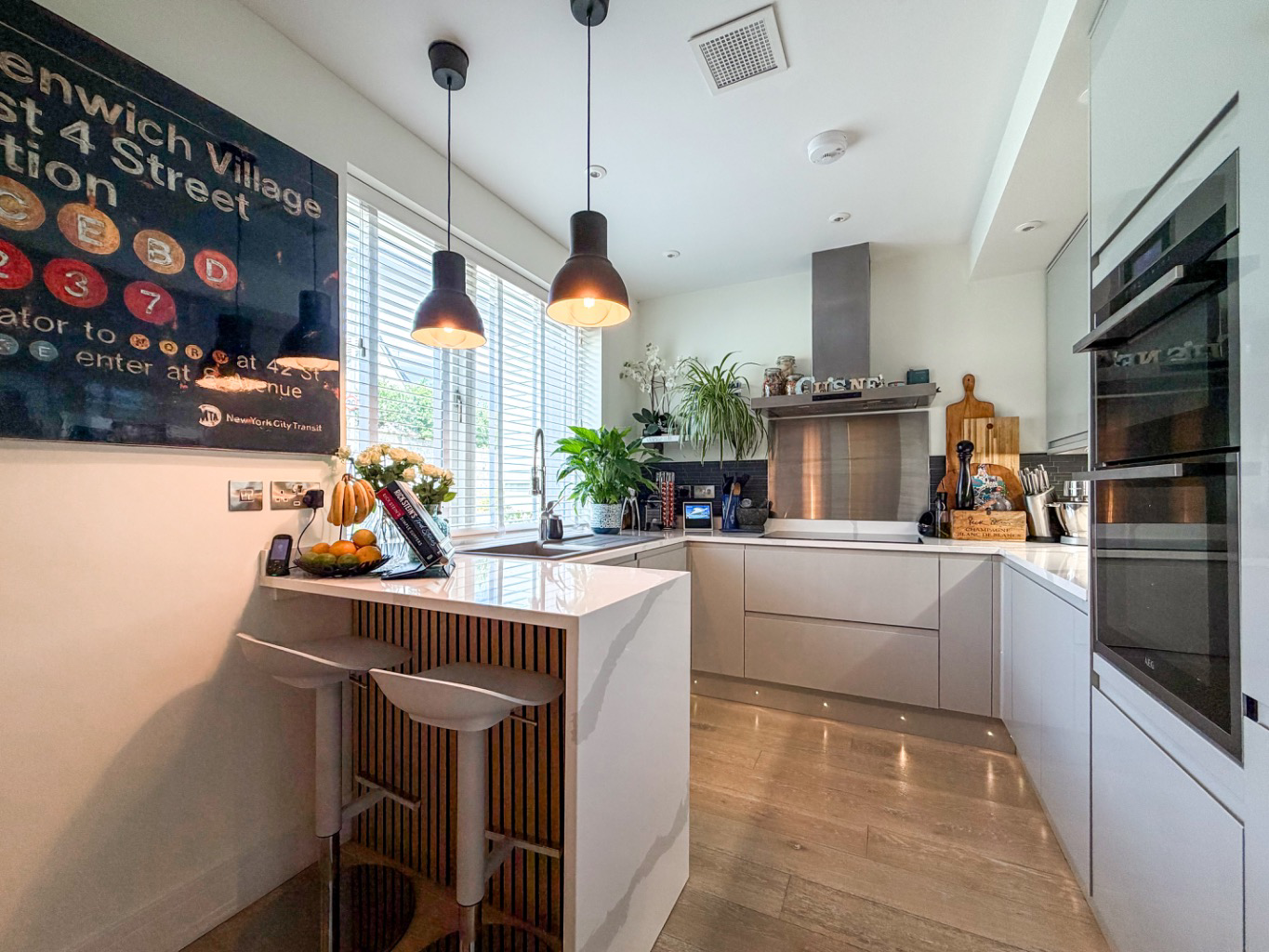Hayle, Exceptional three bedroom home, photo 3