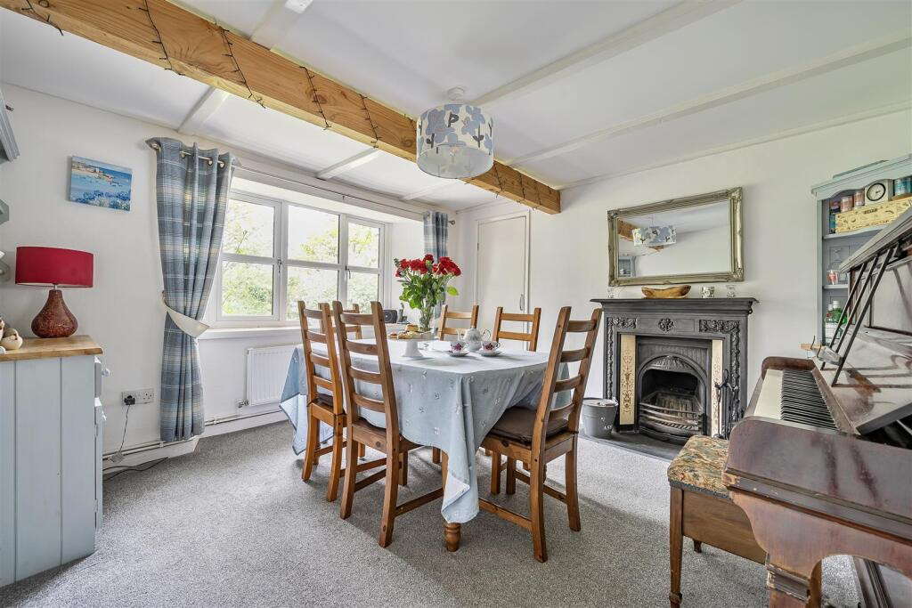 Farmhouse with Land, Sithney, Helston, photo 3