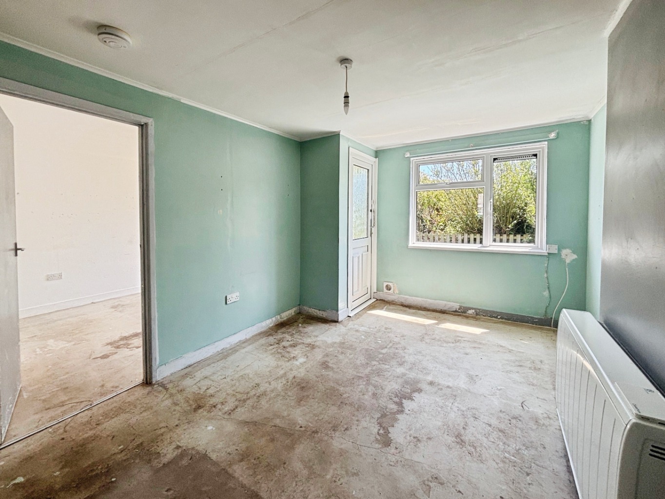 The Lizard, One bed bungalow with no chain, photo 2