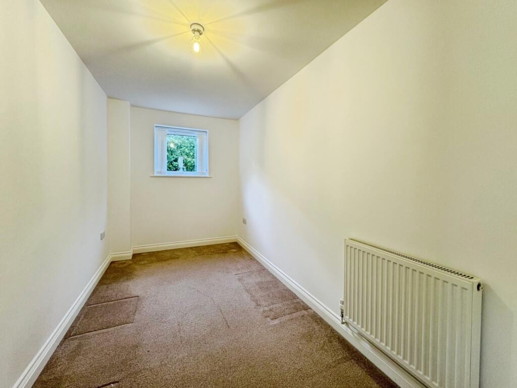 Connor Downs, Spacious family home, photo 6