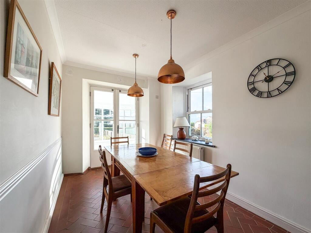 Ashton, Dormer bungalow with coastal views, photo 7