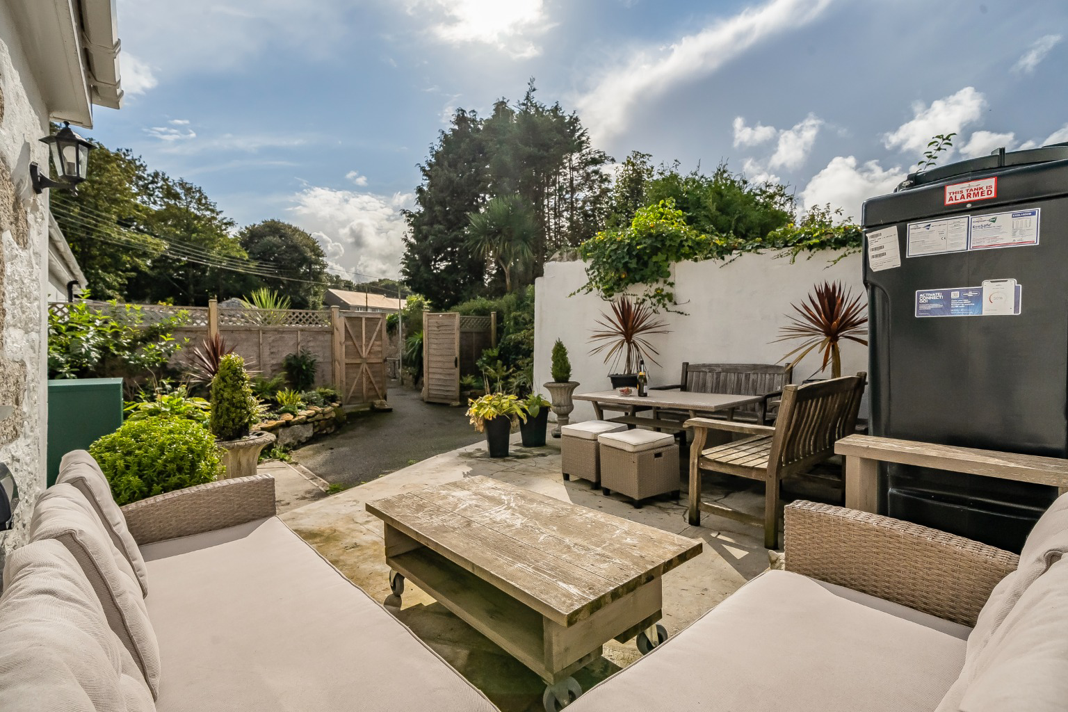 Praze, Three Storey Grade 2 Listed Cottage, photo 21