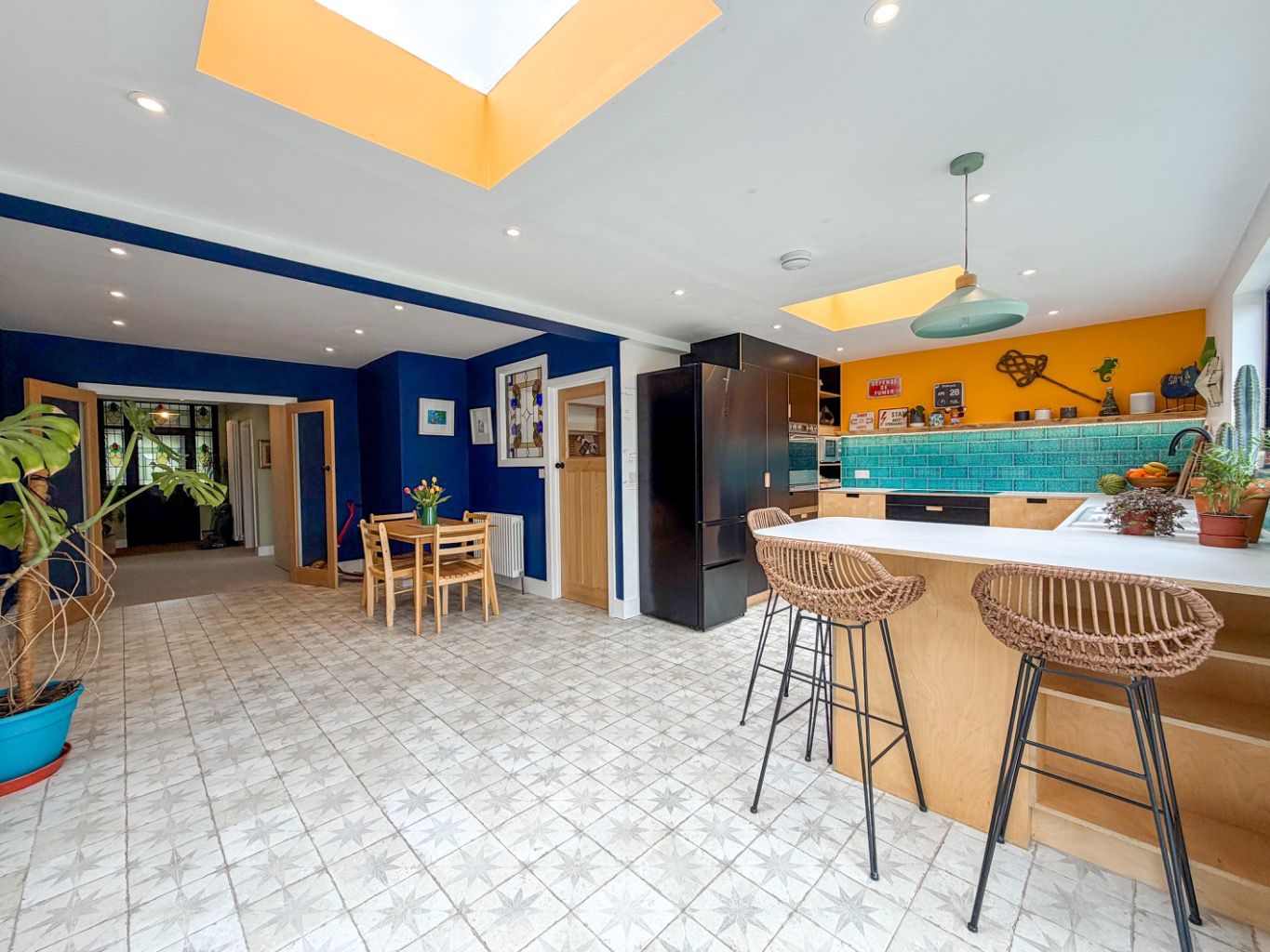 Camborne, Spacious detached bungalow