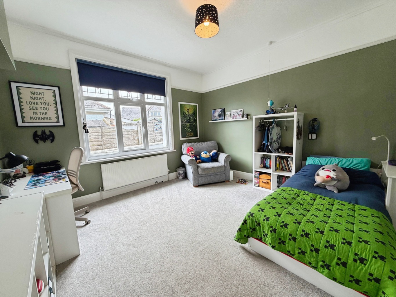 Helston, Spacious four bed family home, photo 13