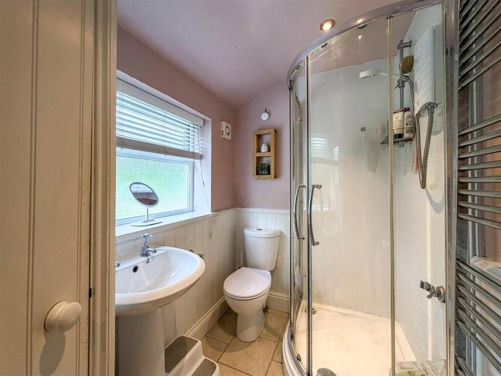 Godolphin Cross, Tucked away two bed cottage, photo 8