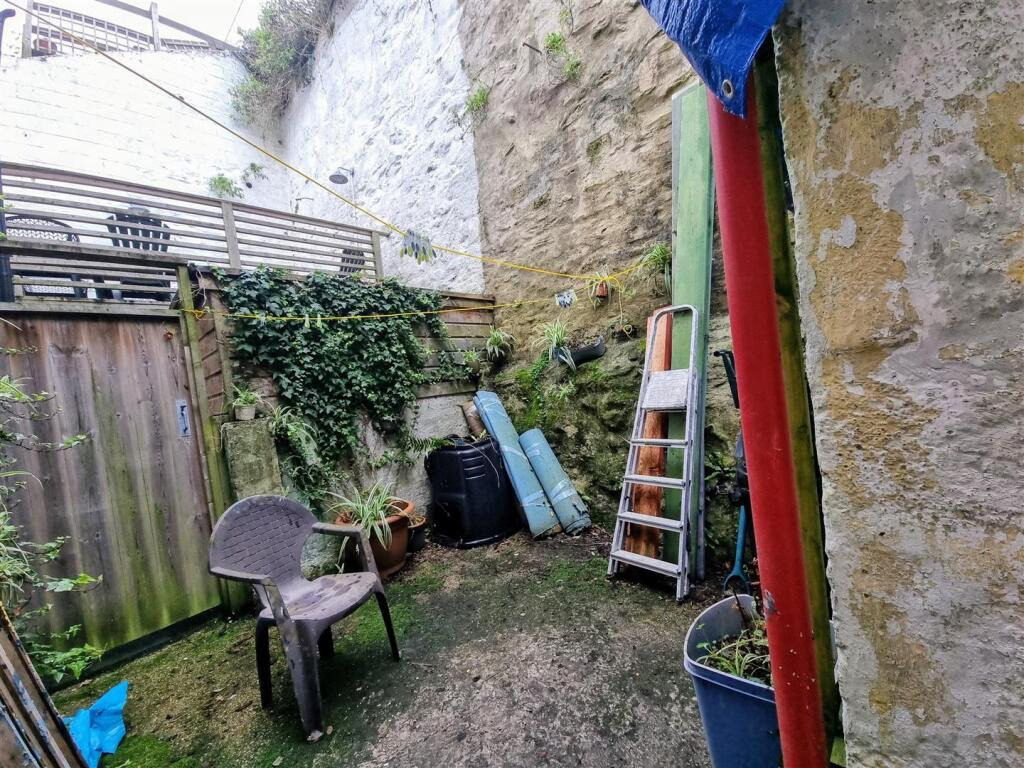 Photo 13