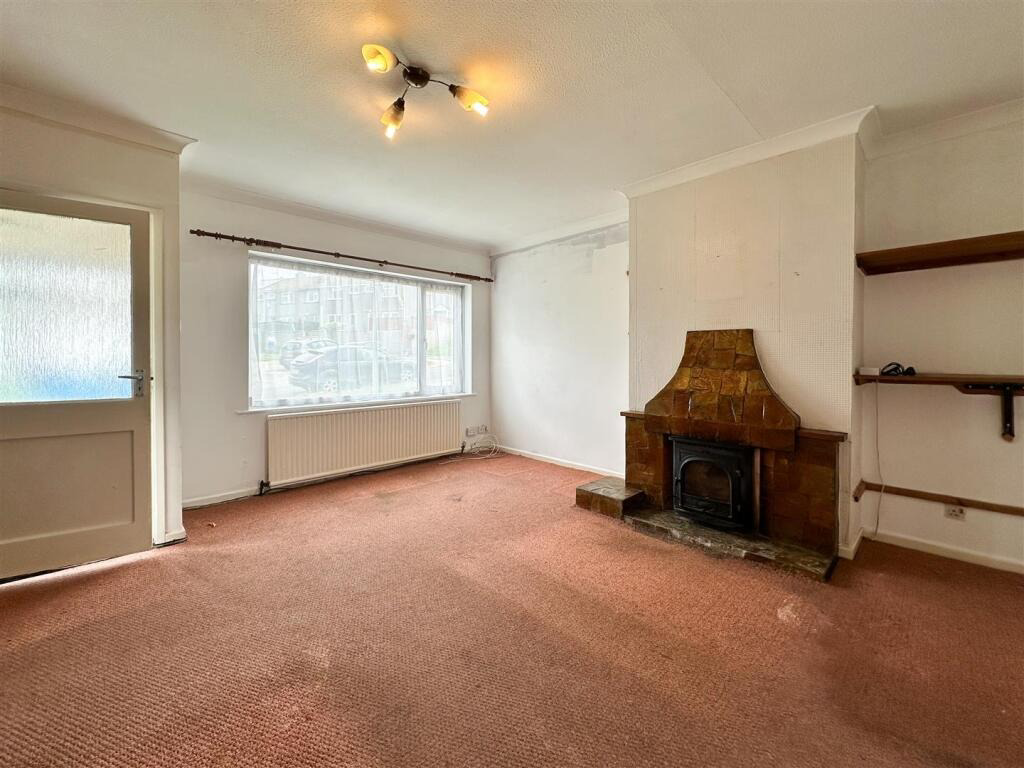 Porthleven, Three bed home with potential, photo 2