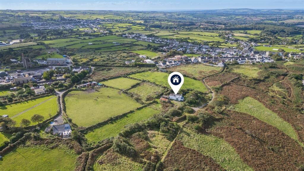 Beacon, Charming semi-detached cottage with land, photo 3