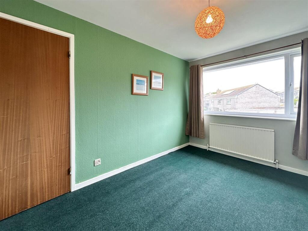 Porthleven, Three bed home with potential, photo 11