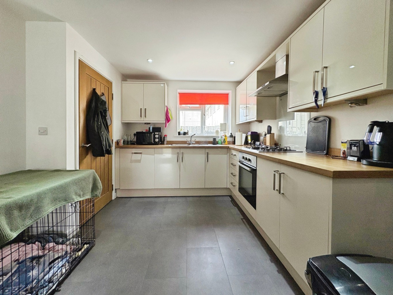 Hayle, Two bed home in convenient location, photo 3