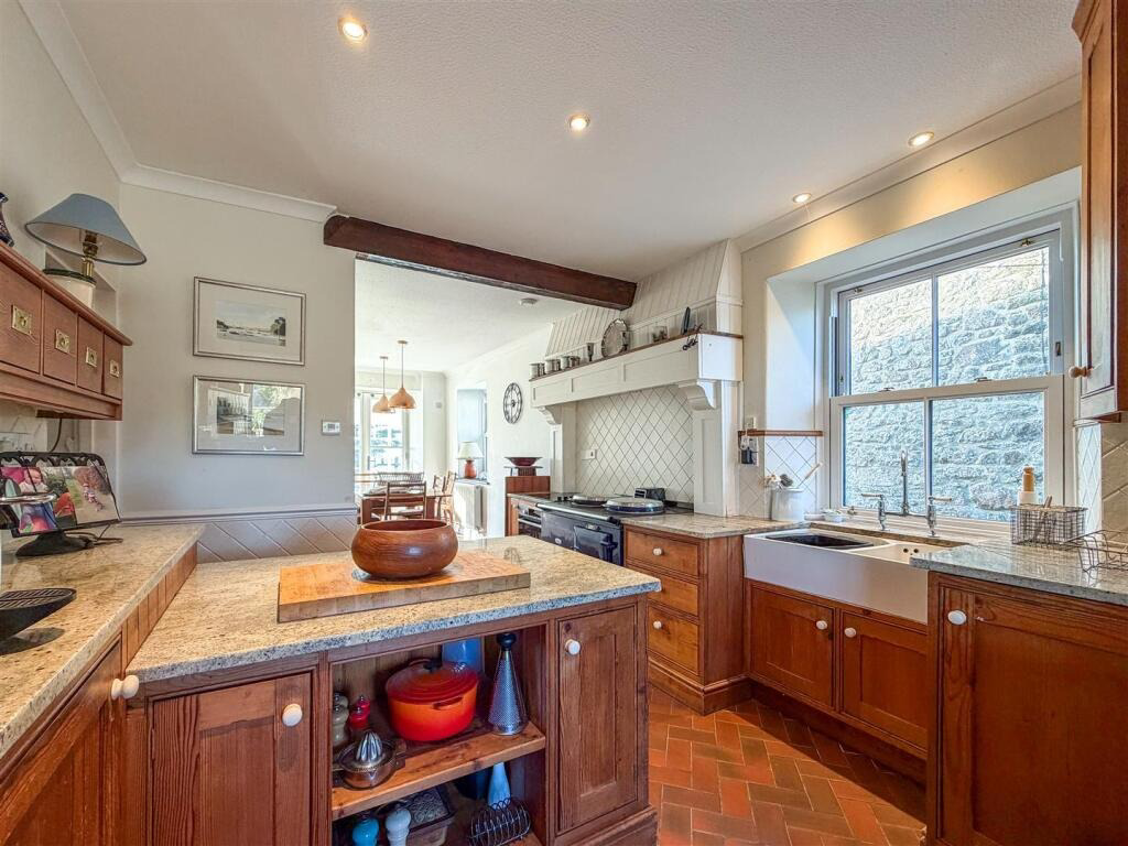 Ashton, Dormer bungalow with coastal views, photo 8