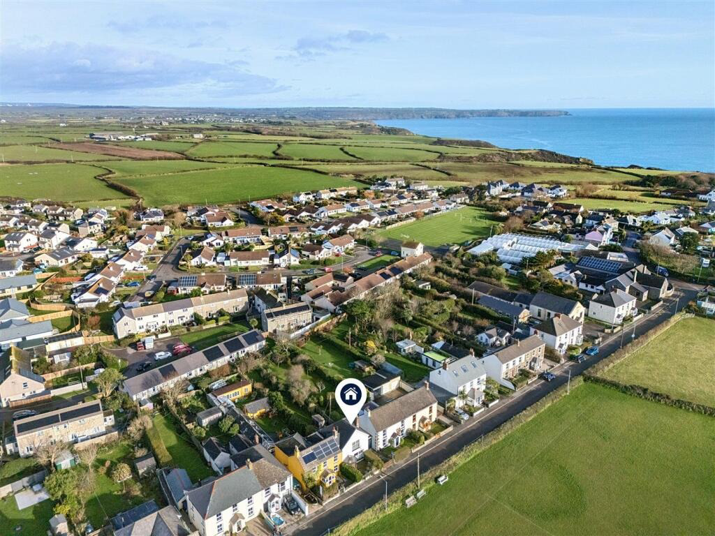 The Lizard, Cottage with sea views and no chain, photo 19
