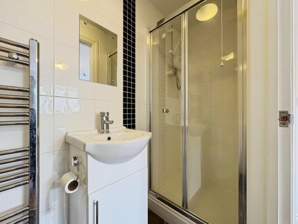 Connor Downs, Spacious family home, photo 14