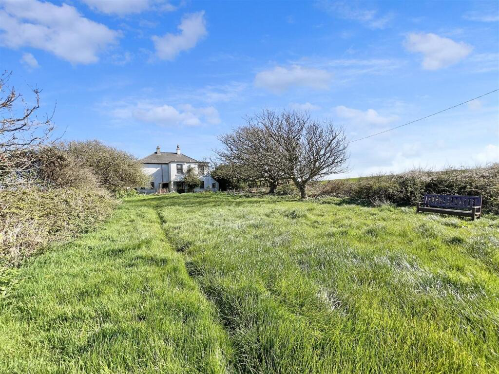 Spacious home with stunning views, Treen, photo 20